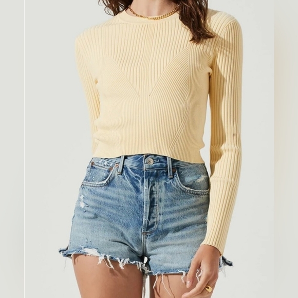 ASTR the Label Avila Lace Up back top - Picture 5 of 10